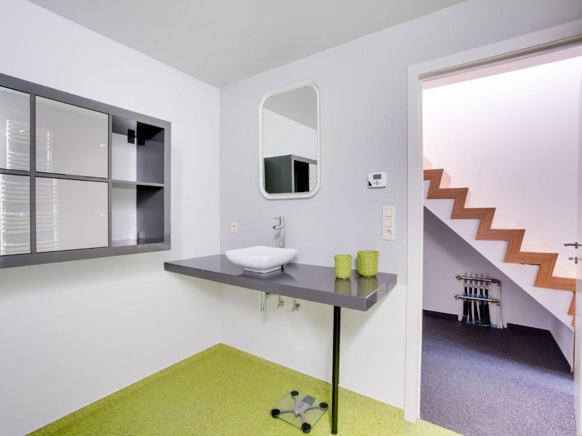 Modern Holiday Home In Scherpenheuvel With Infrared Sauna Экстерьер фото