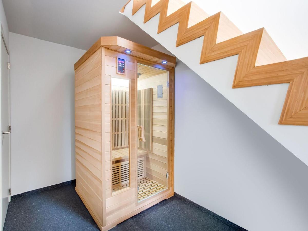 Modern Holiday Home In Scherpenheuvel With Infrared Sauna Экстерьер фото