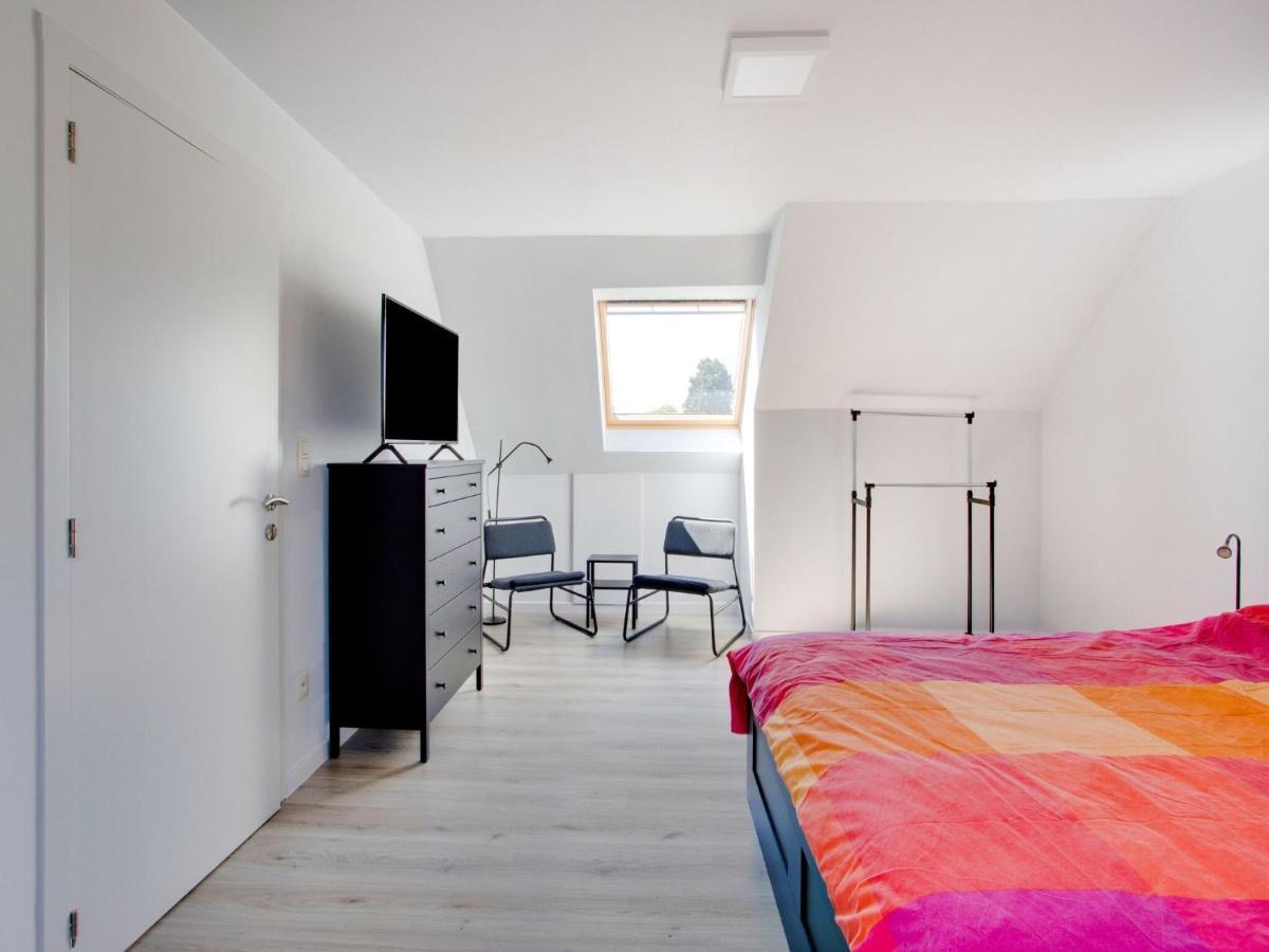 Modern Holiday Home In Scherpenheuvel With Infrared Sauna Экстерьер фото